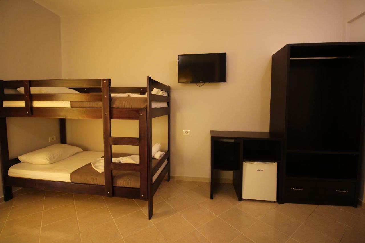 Hotel Prishtina Sarandë Eksteriør bilde