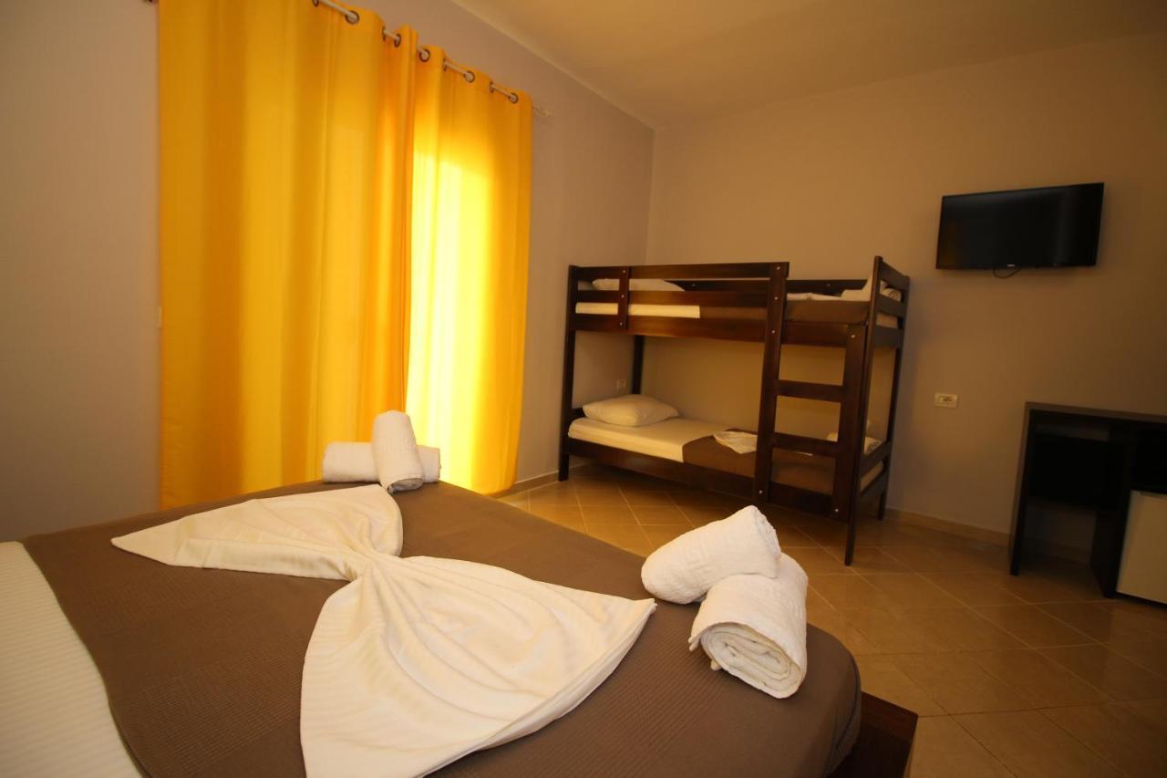 Hotel Prishtina Sarandë Eksteriør bilde